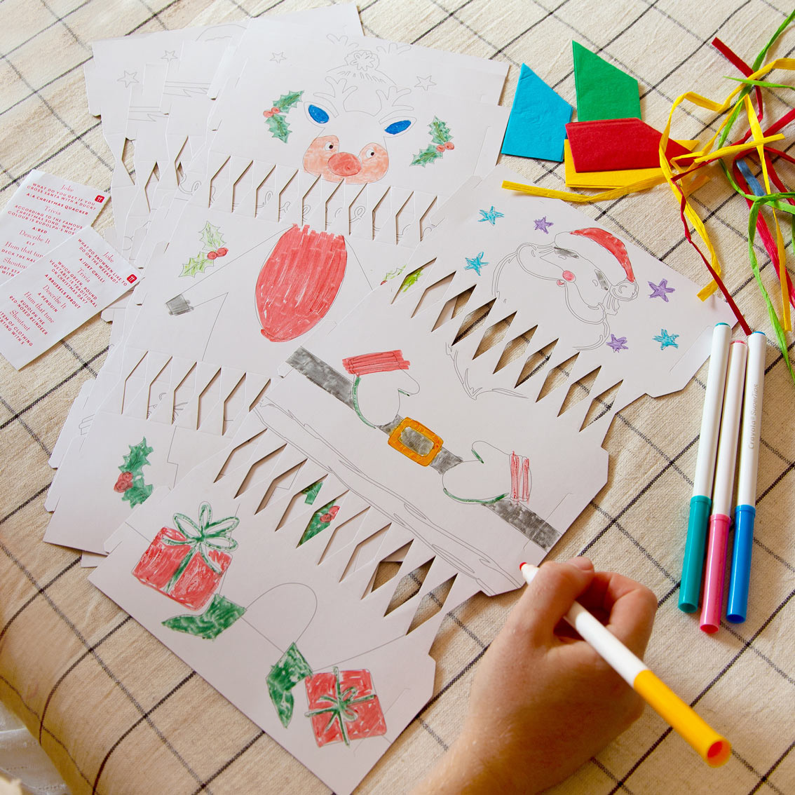 Craft With Santa Make Your Own Christmas Crackers &amp; Place Cards 8 Pk